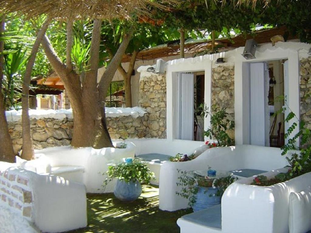 Taradella Hotel Alissos Exterior photo