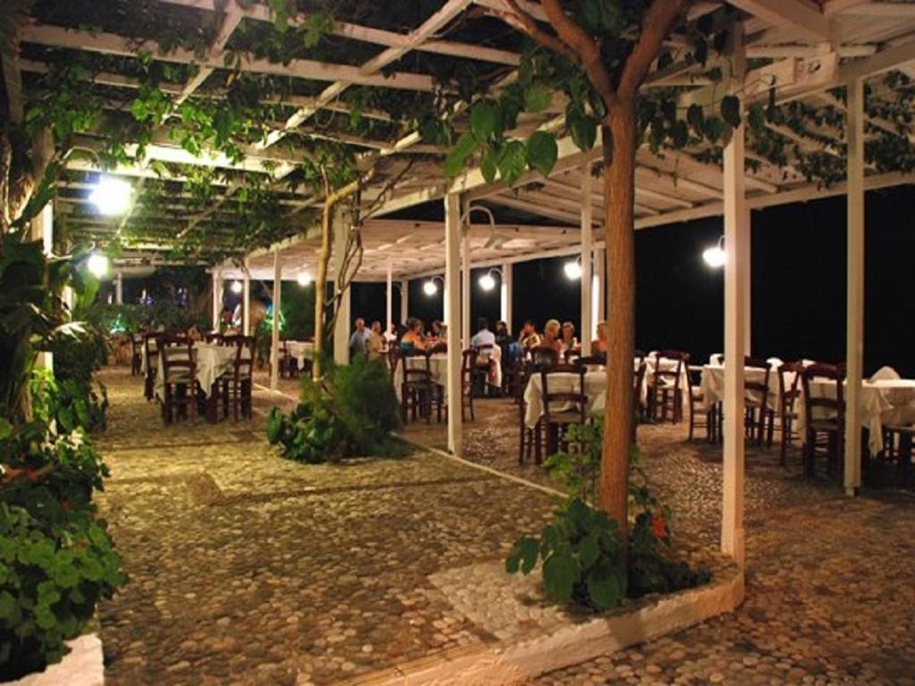 Taradella Hotel Alissos Exterior photo